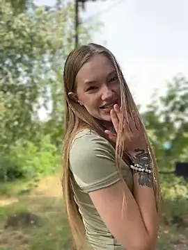 MilaMoone Live XXX-Chat