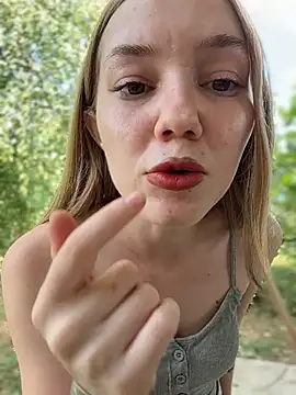 צ'אט XXX בשידור חי של MilaMoone