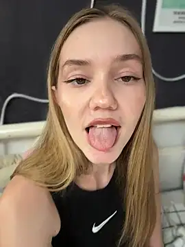 MilaMoone Chat XXX in diretta