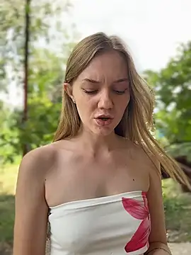 MilaMoone Webcam-Show