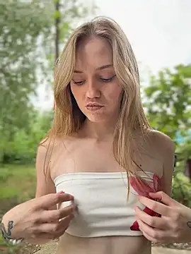 MilaMoone Adlı Modelin Canlı XXX Sohbeti