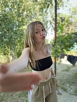 MilaMoone's Live XXX Chat