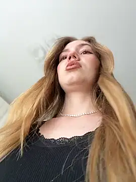 MilaMoone 라이브 XXX 채팅
