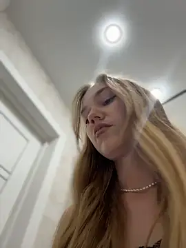 MilaMoone Live XXX-chat