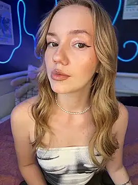 MilaMoone Live XXX-Chat