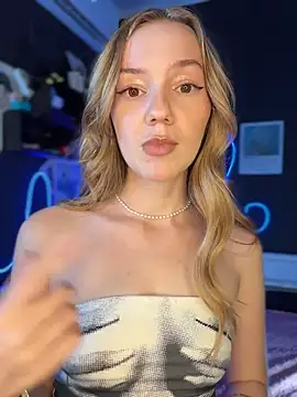 MilaMoone's Live XXX Chat