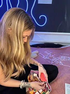 MilaMoonen Live XXX chat