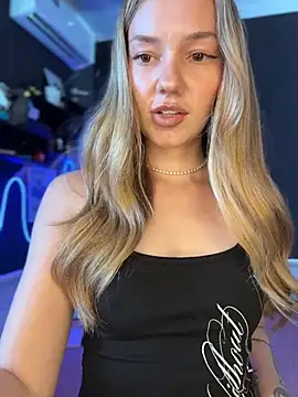 XXX chat uživo modela MilaMoone