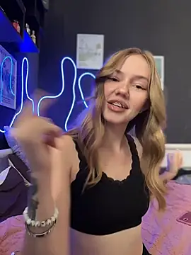 MilaMoone's Live XXX Chat