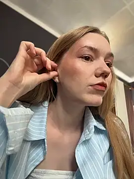 MilaMoone's Live XXX Chat