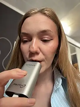 XXX chat uživo modela MilaMoone