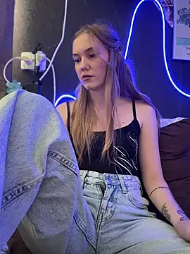 MilaMoone Chat XXX live