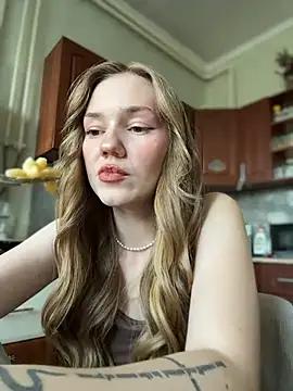 XXX chat uživo modela MilaMoone
