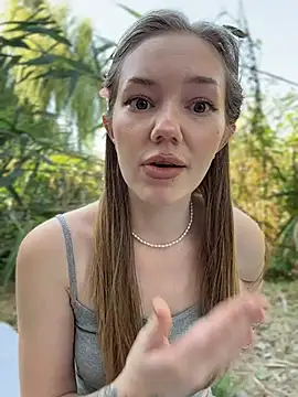 XXX chat uživo modela MilaMoone