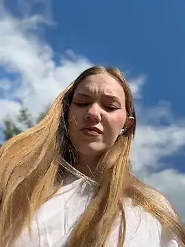 MilaMoonen Live XXX chat