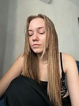 MilaMoone's Live XXX Chat