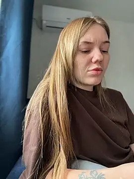 Chatroom XXX en direct de MilaMoone