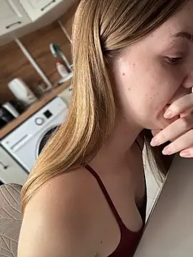 XXX chat uživo modela MilaMoone