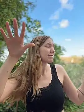 XXX chat uživo modela MilaMoone