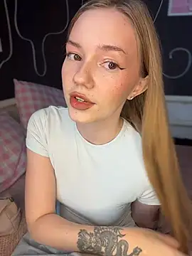 Chatroom XXX en direct de MilaMoone