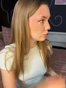 XXX chat uživo modela MilaMoone