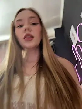 Chat XXX en directo de MilaMoone