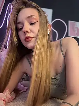 MilaMoone Chat XXX in diretta