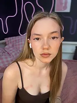 Chatroom XXX en direct de MilaMoone
