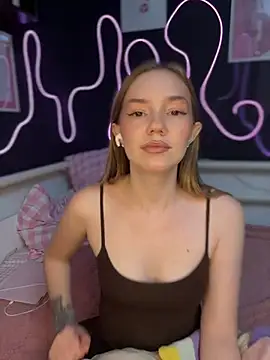 MilaMoone Live XXX Chat