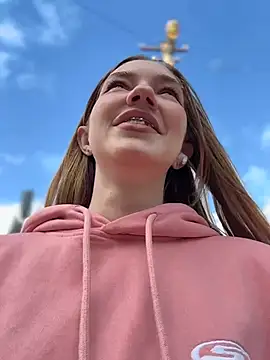 MilaMoone Adlı Modelin Canlı XXX Sohbeti