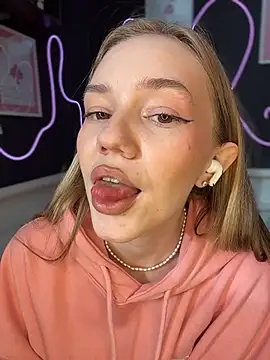 MilaMoone Chat XXX live