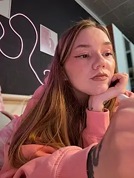 Chat XXX en directo de MilaMoone