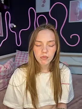 MilaMoone Chat XXX in diretta