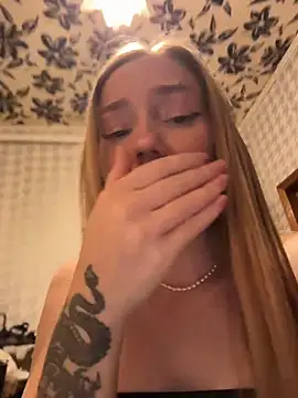 XXX chat uživo modela MilaMoone