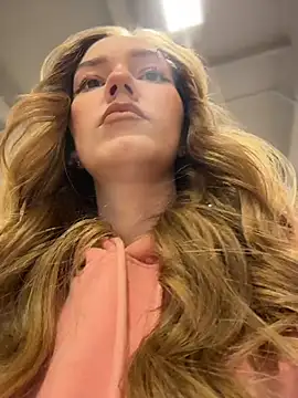 MilaMoone XXX чат на живо