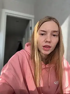 MilaMoone Adlı Modelin Canlı XXX Sohbeti