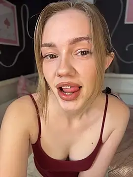 MilaMoone's Live XXX Chat