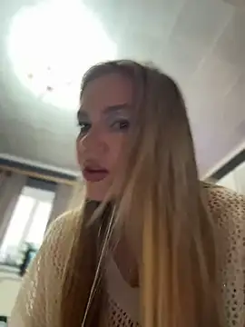 MilaMoone Adlı Modelin Canlı XXX Sohbeti