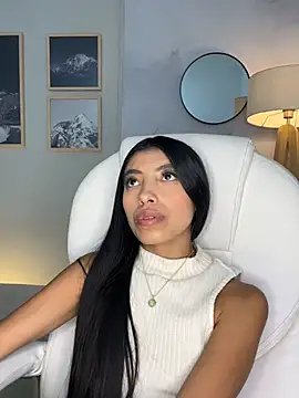 Tiffany_Low Adlı Modelin Canlı XXX Sohbeti