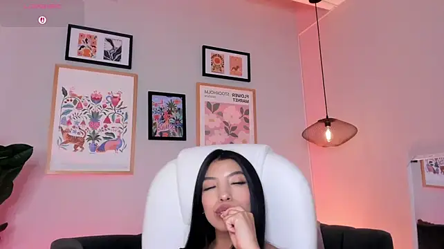 Tiffany_Low Chat XXX in diretta