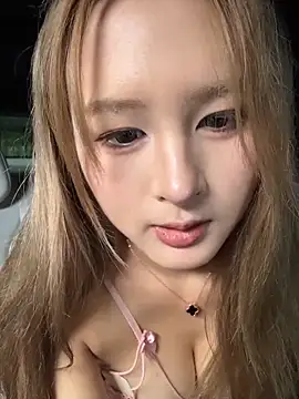yuki_june Show Webcam