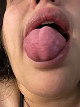 دردشة Andrea_secret_ الجنسية المباشرة