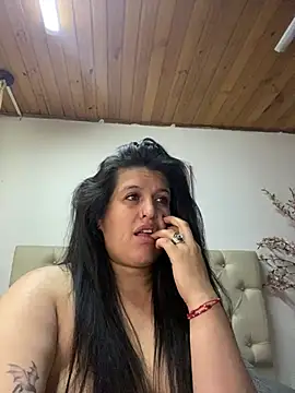 دردشة Andrea_secret_ الجنسية المباشرة