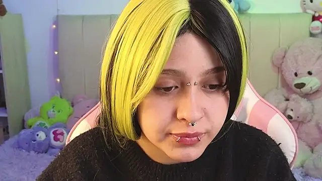 NekoWaifu: вебкам-шоу