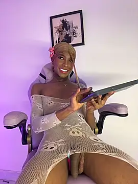 Mara_royal's Webcam Show