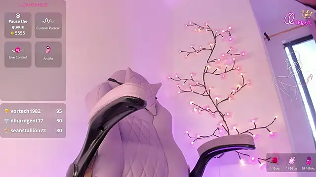 Mara_royal's Webcam Show
