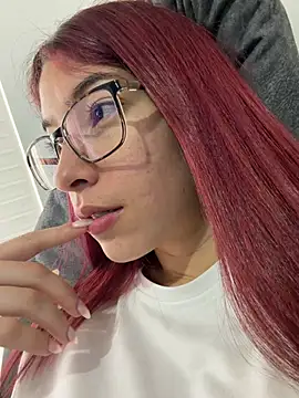 Chat +18 de SarahLee__ ao vivo