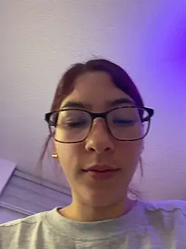 دردشة SarahLee__ الجنسية المباشرة