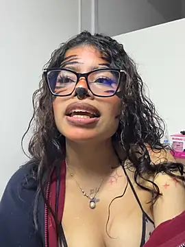 Issaa_Tyler's Live XXX Chat