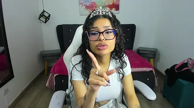 Chat +18 de Issaa_Tyler ao vivo